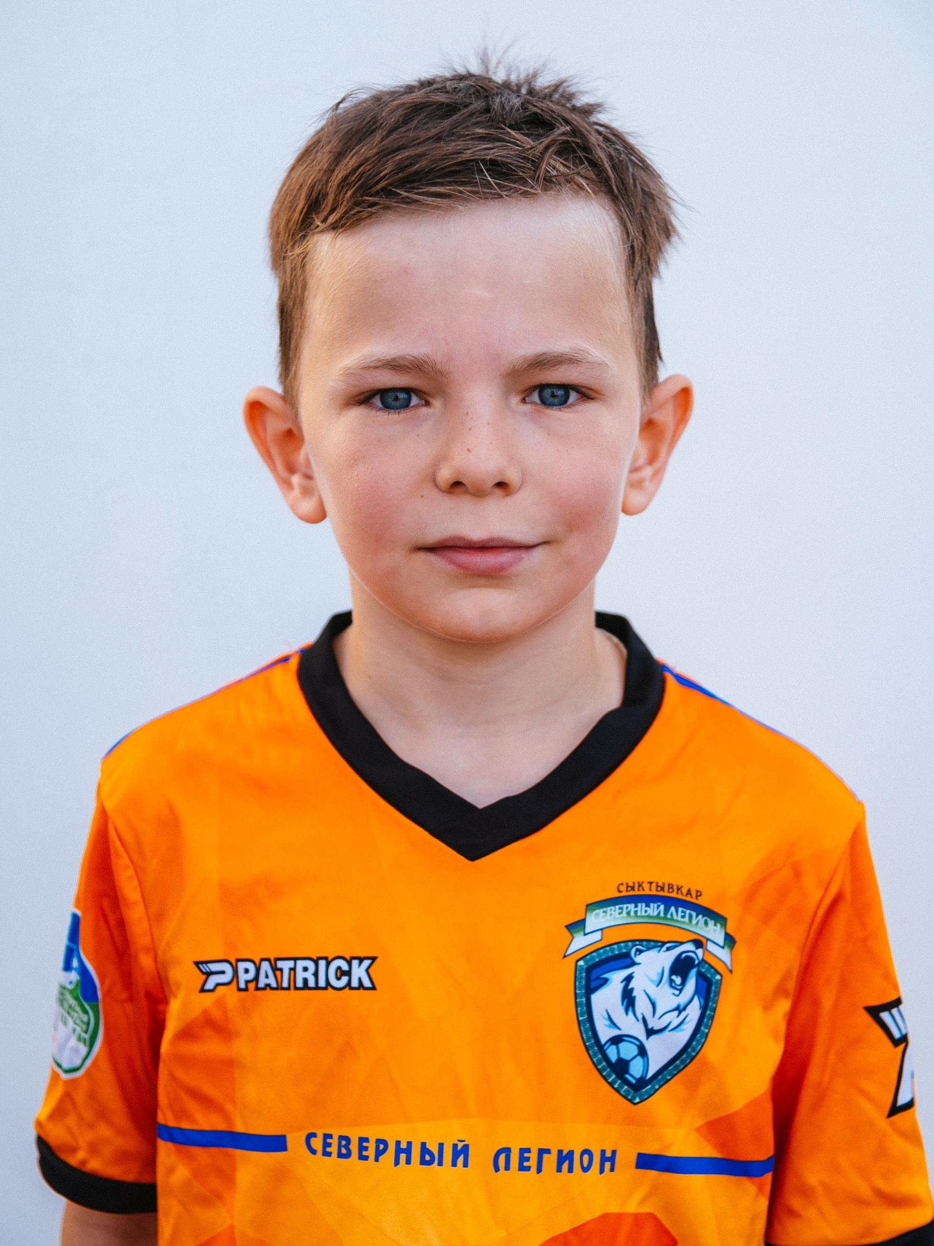 Лыюров Денис